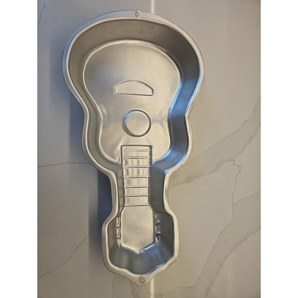 Guitar Cake Pan Wilton 2105-570 Musicians Band Music Players 18